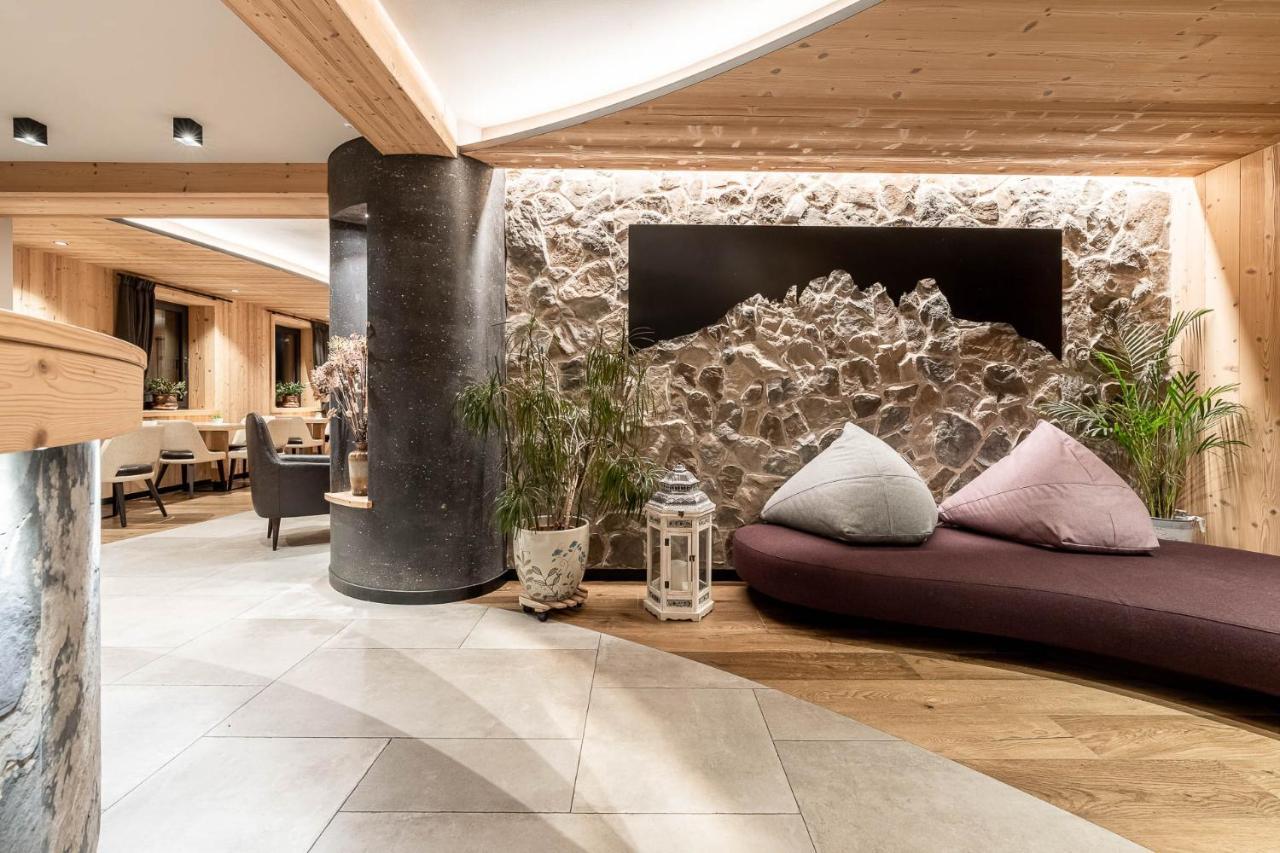 Garni Letizia Acomodação com café da manhã Campitello di Fassa Exterior foto