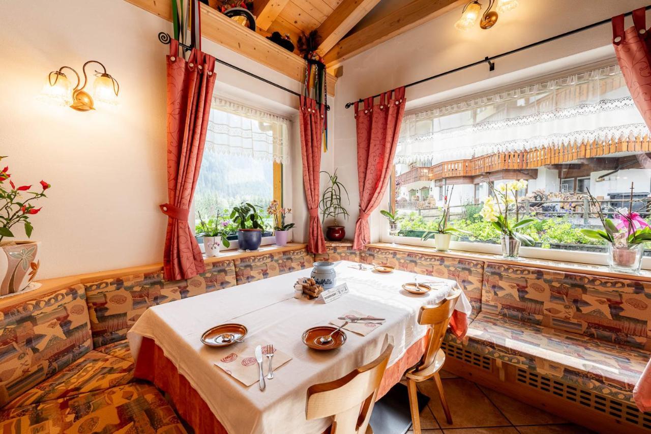 Garni Letizia Acomodação com café da manhã Campitello di Fassa Exterior foto