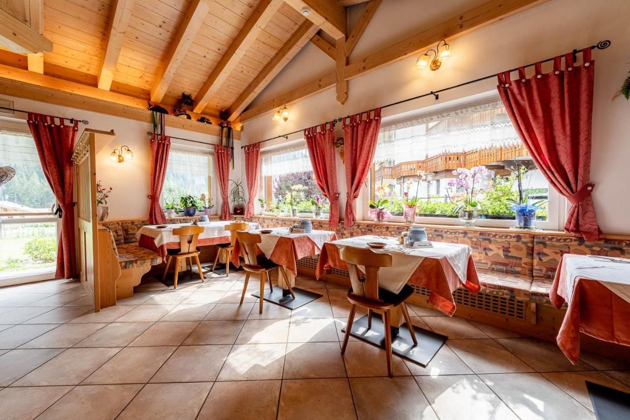Garni Letizia Acomodação com café da manhã Campitello di Fassa Exterior foto