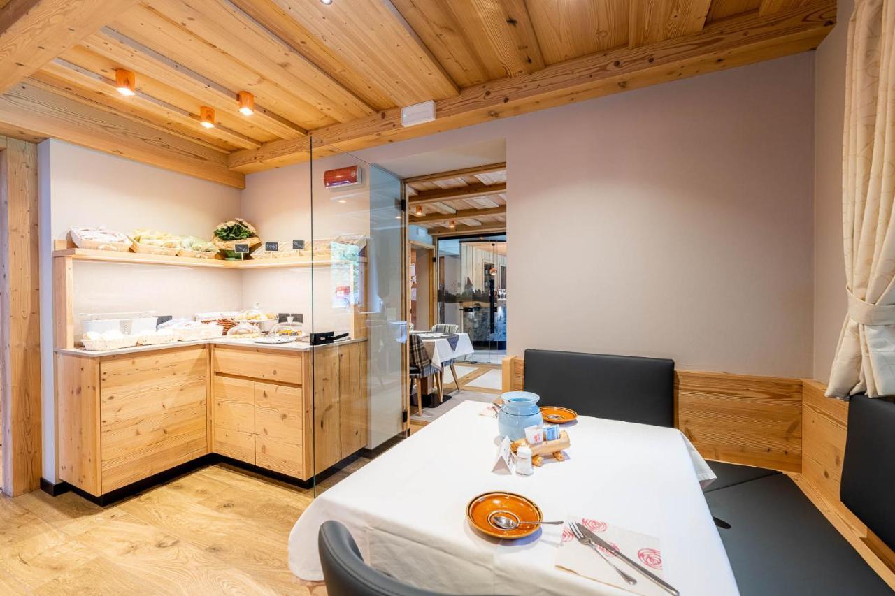 Garni Letizia Acomodação com café da manhã Campitello di Fassa Exterior foto